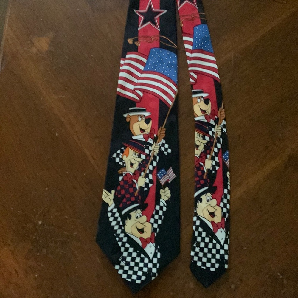 Vintage 1993 Cartoon Network Tie with Flintstone Jetson and Yogi Bear